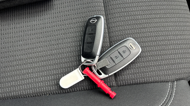 Nissan Qashqai 1.3 DiG-T MH Acenta Premium 5dr Petrol Hatchback